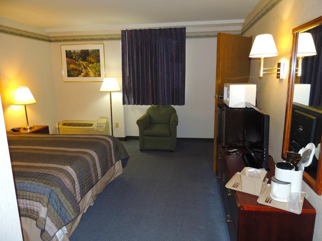 لانكاستر Budget Host Inn & Suites الغرفة الصورة