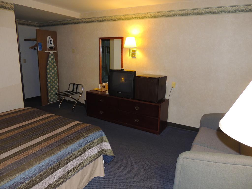 لانكاستر Budget Host Inn & Suites الغرفة الصورة